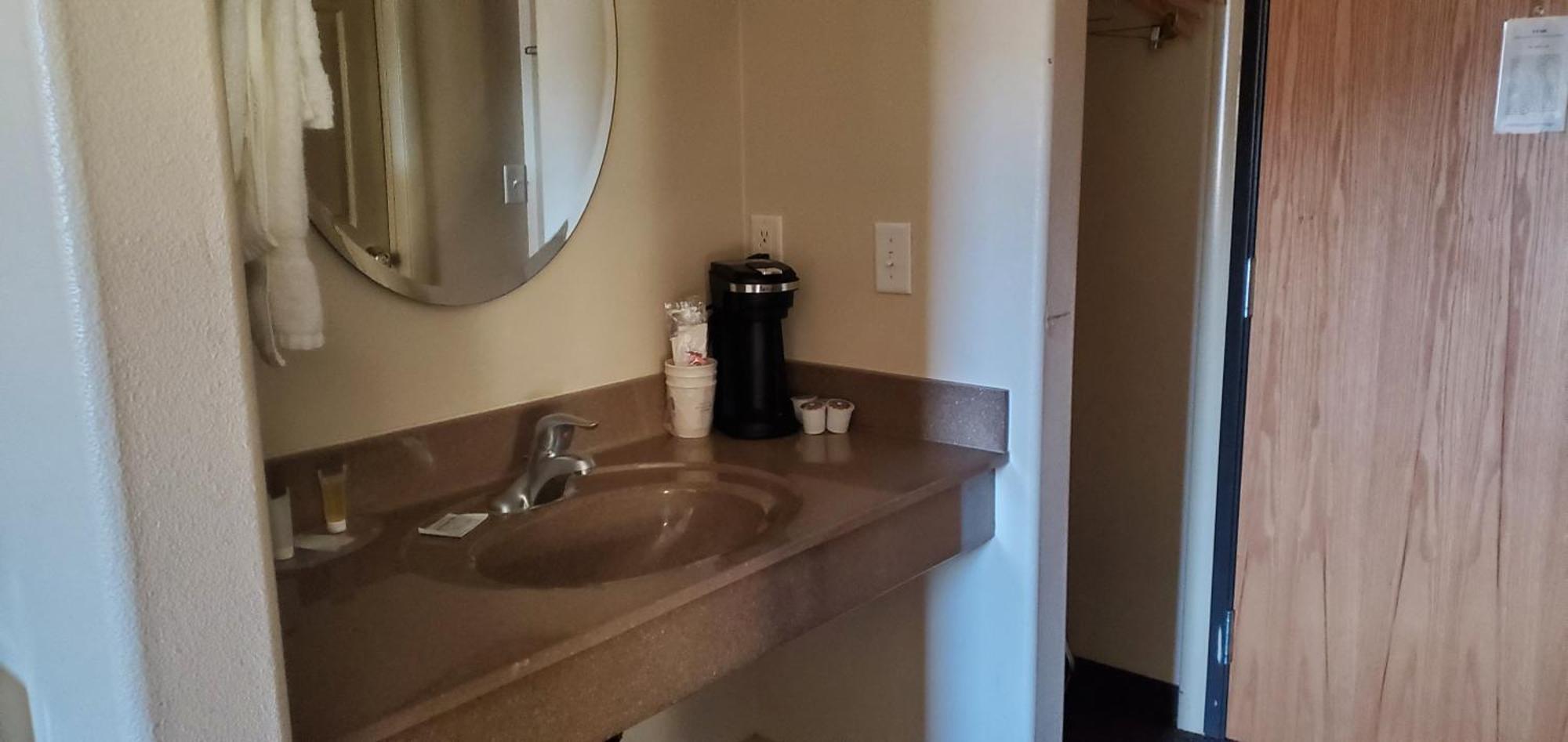 Days Inn By Wyndham Beaver Bagian luar foto