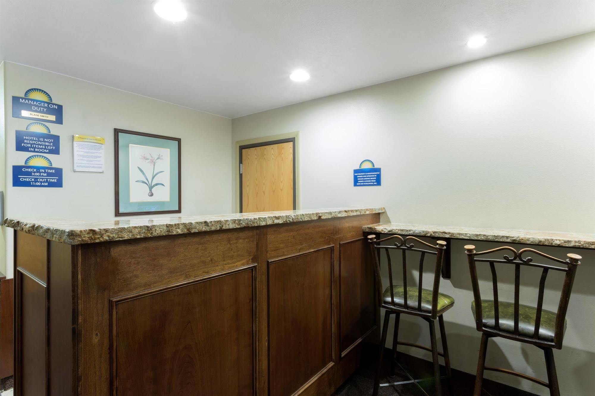 Days Inn By Wyndham Beaver Bagian luar foto